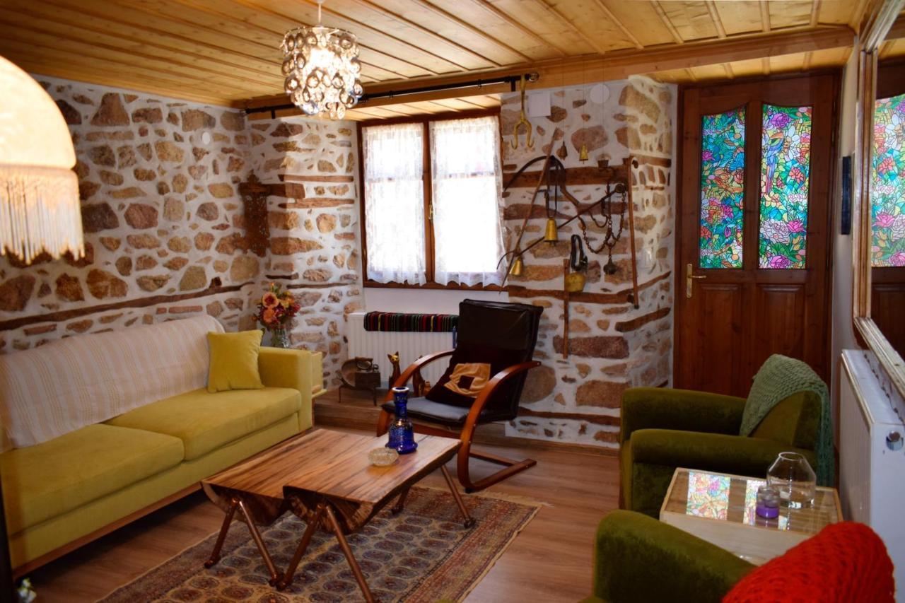 Renovated Old Manor House With Yard Vila Arnaía Exterior foto