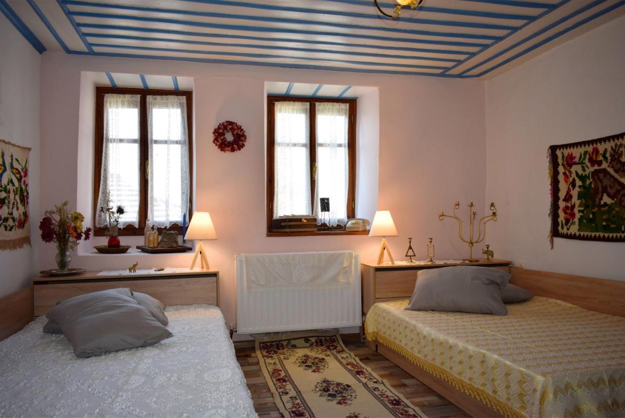 Renovated Old Manor House With Yard Vila Arnaía Exterior foto