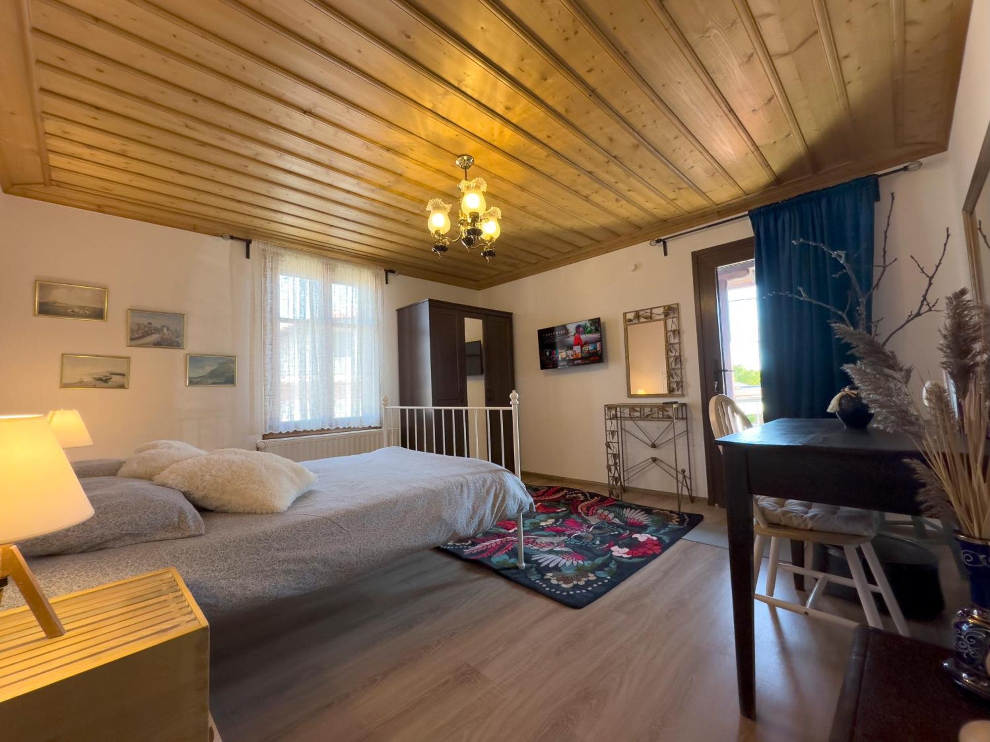 Renovated Old Manor House With Yard Vila Arnaía Exterior foto